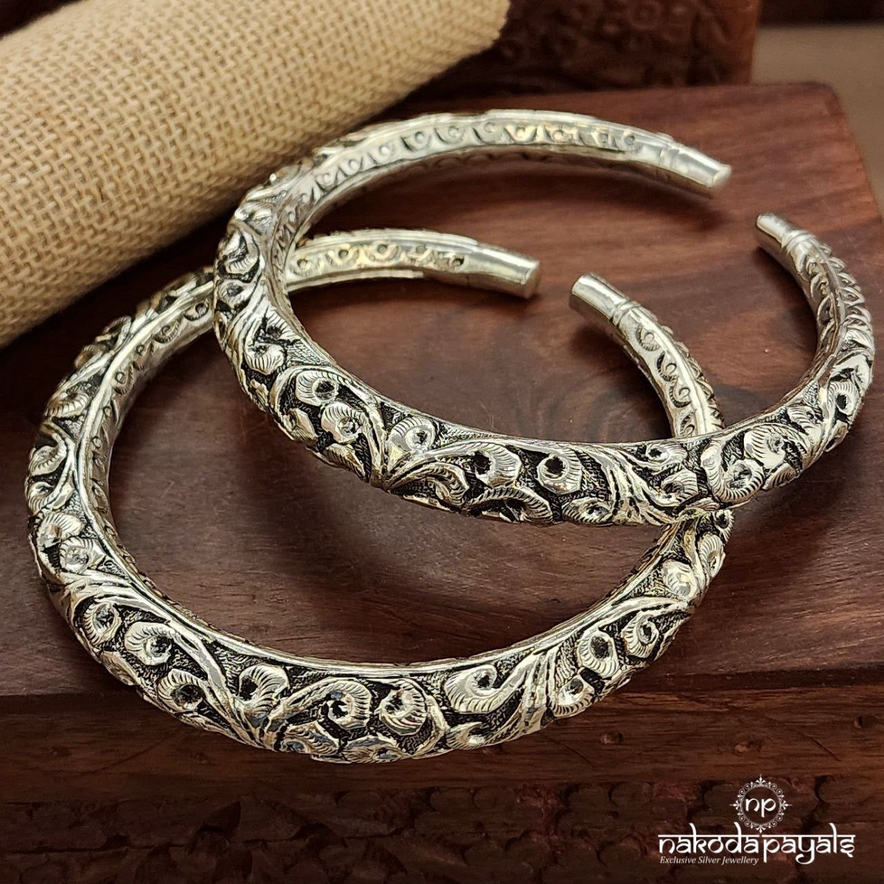 Bold Openable Ankle Kada Pair (A2308)