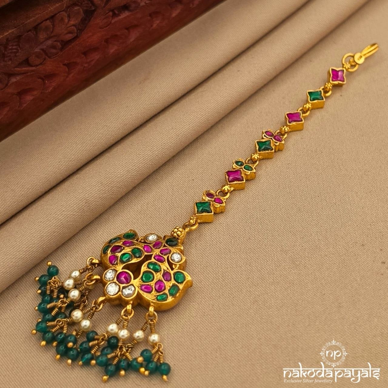 Reversible Kundan Green Pearl Maang Tikka (Gm1229)