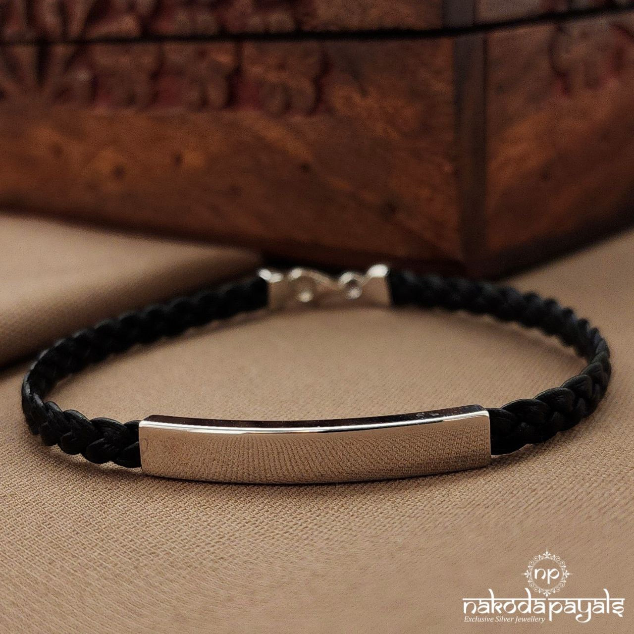 Black Braided Men’s Bracelet (Mc1104)