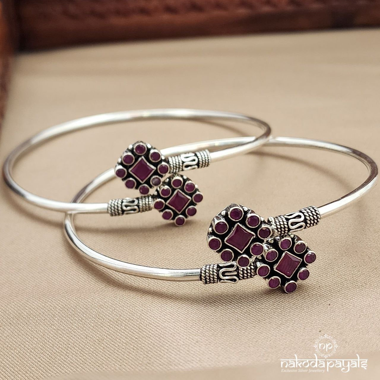 Red Cubical Cut Stone Ankle Kada Pair (A2310)