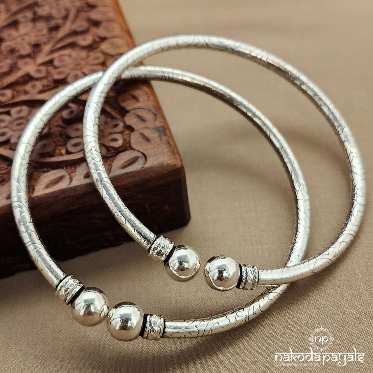 Ball Openable Ankle Kada Pair (A2290)