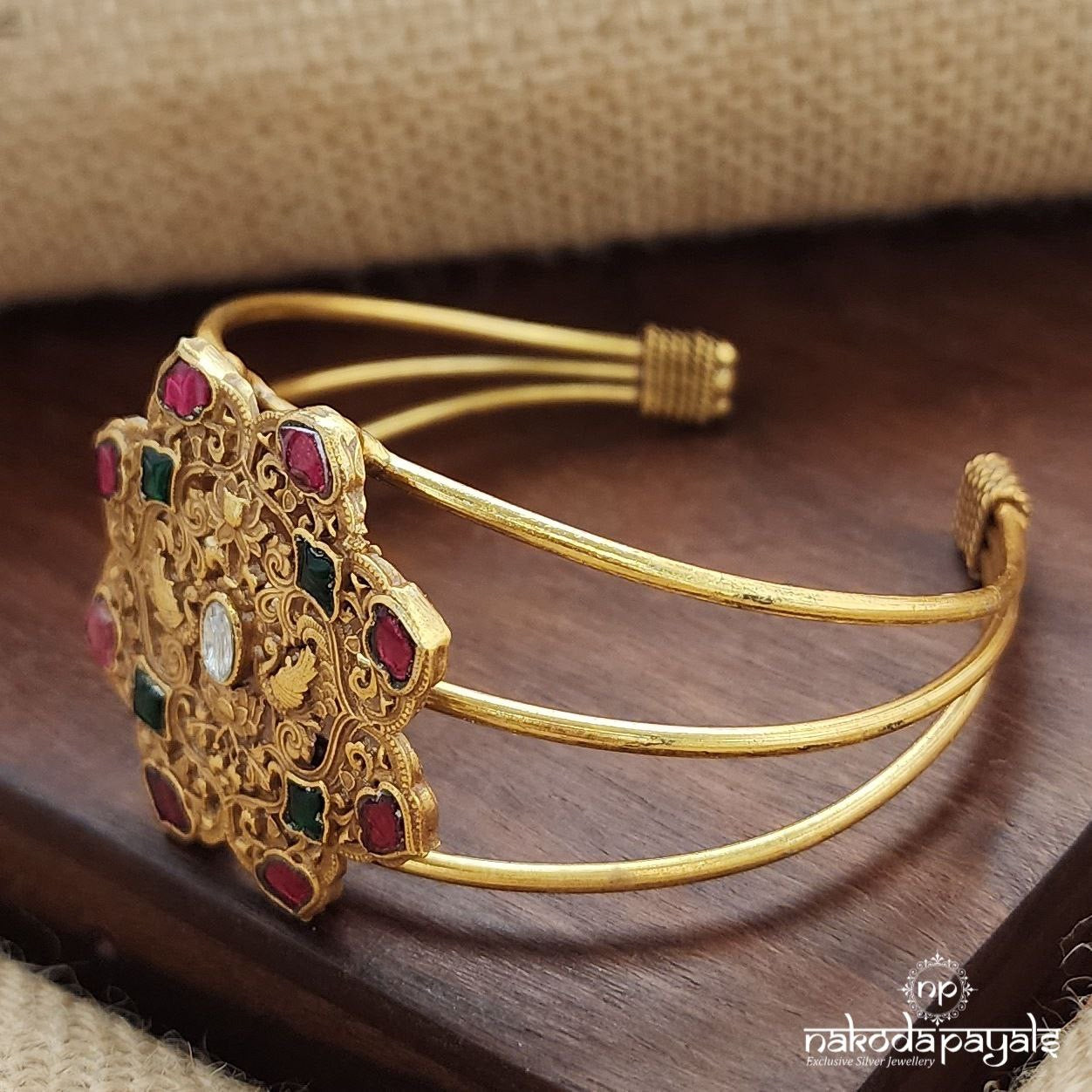 Elegant Multicoloured Flower Adjustable Kada (Gk3172)