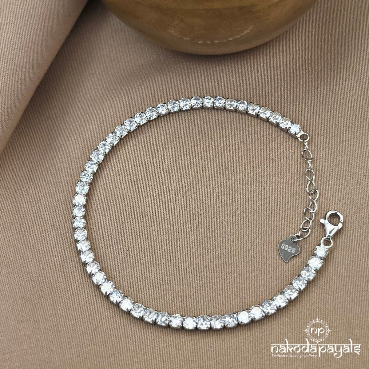 White Bracelet (Br1721)