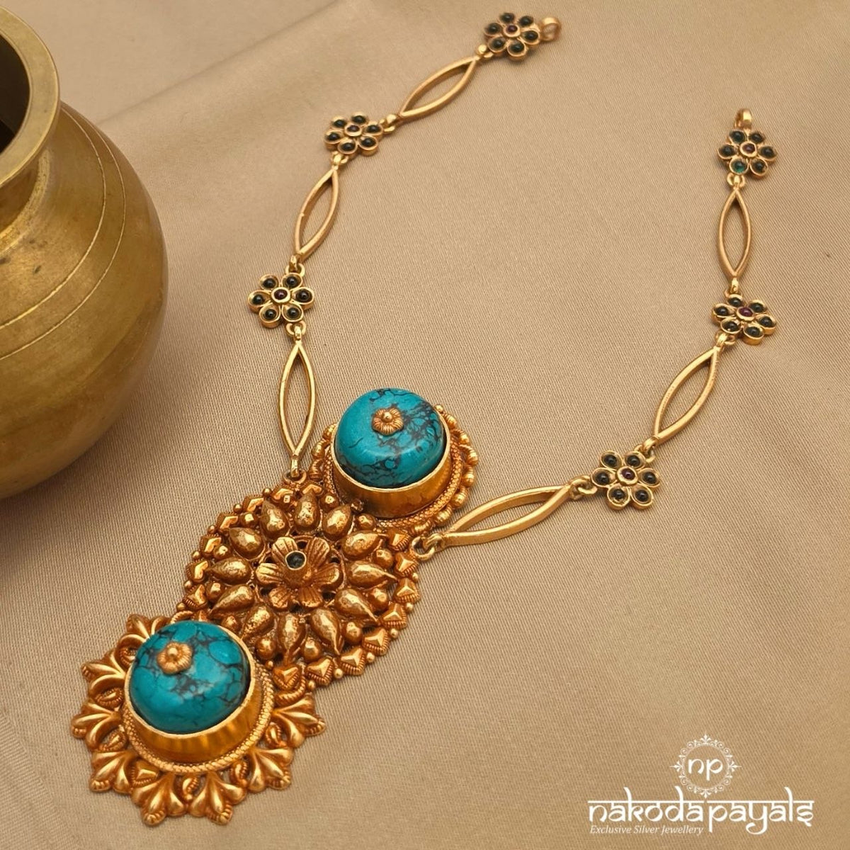 Green Floral Turquoise Neckpiece (Gn11114)