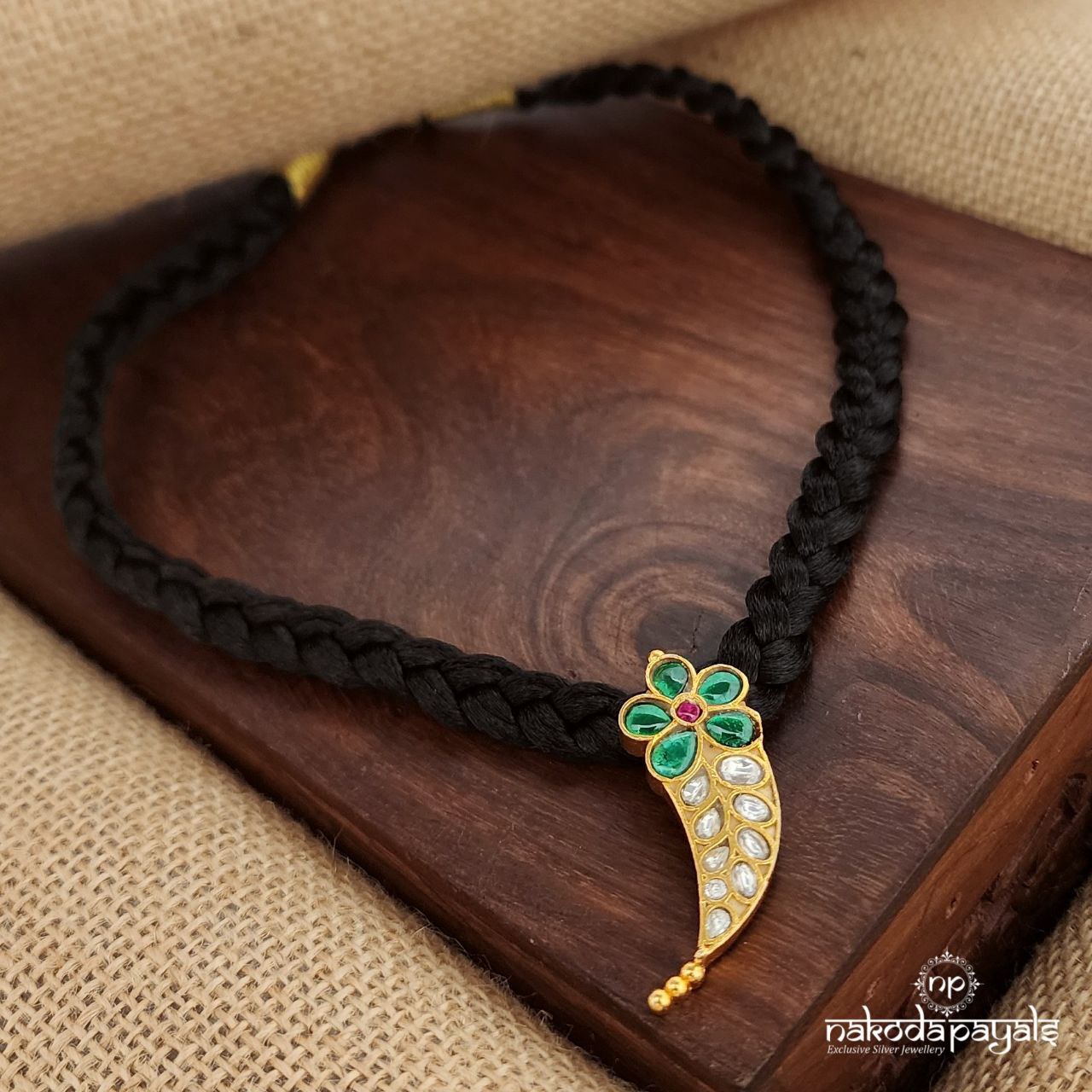 Green Nail Kundan Neckpiece (Gn9089)