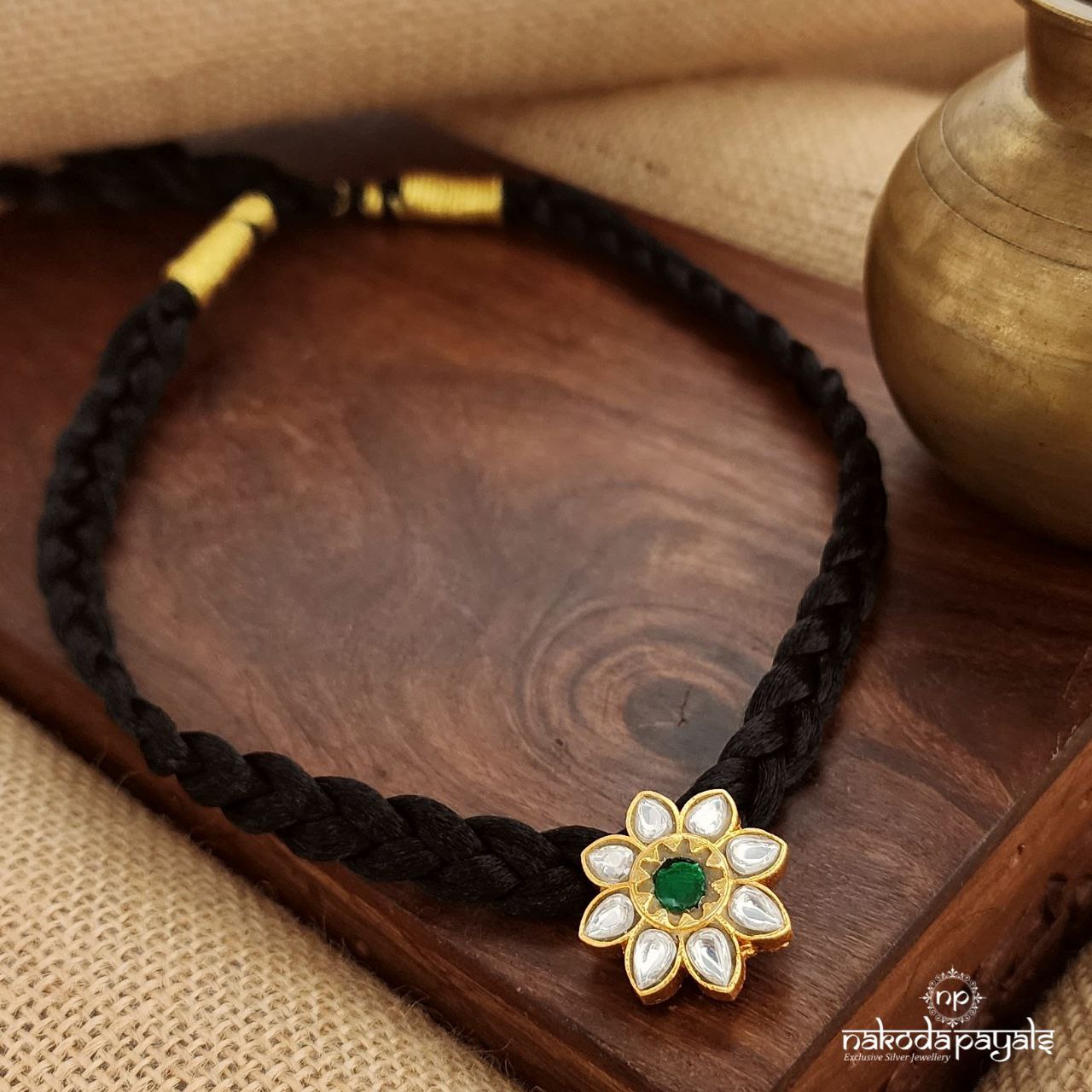 Kundan Flower Thread Neckpiece (Gn9086)