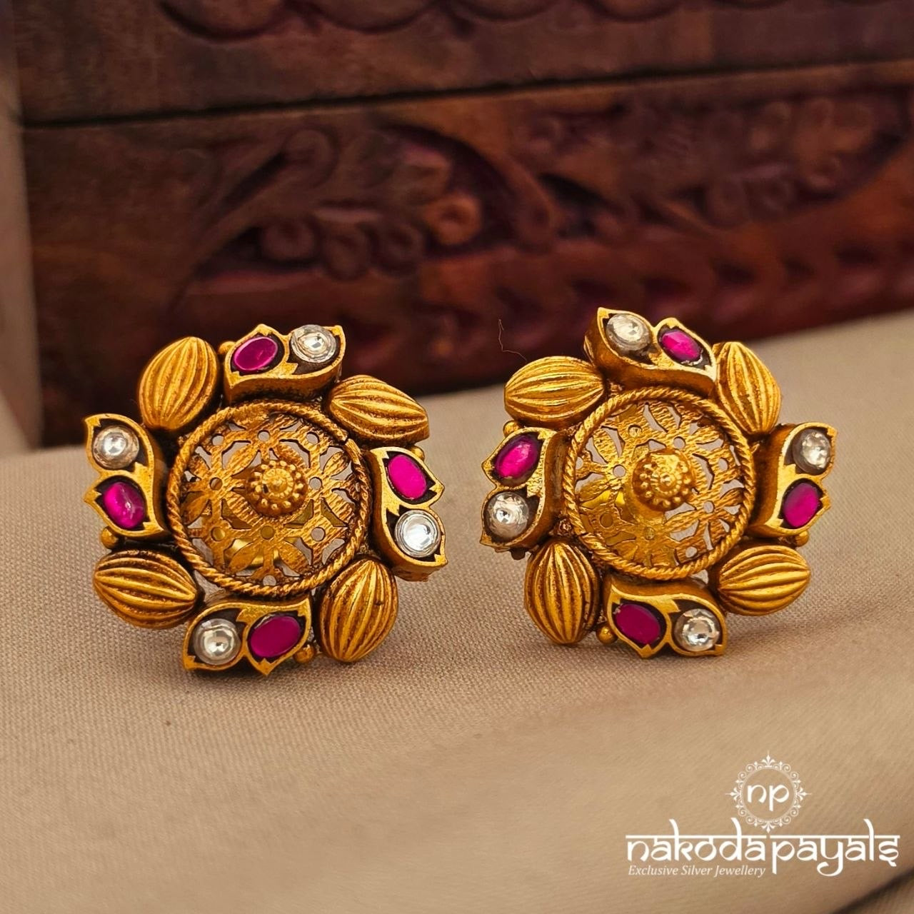 Gorgeous Studs (Ge11255)