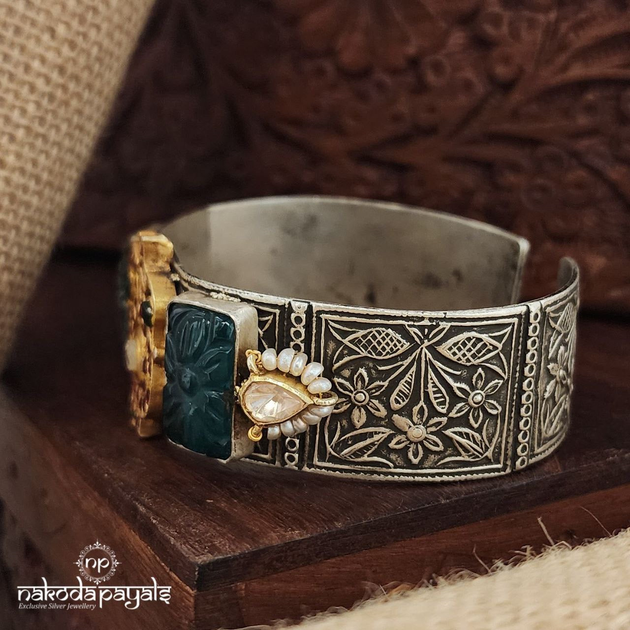 Graceful Peacock Kundan Dual Tone Adjustable Kada (K6024)