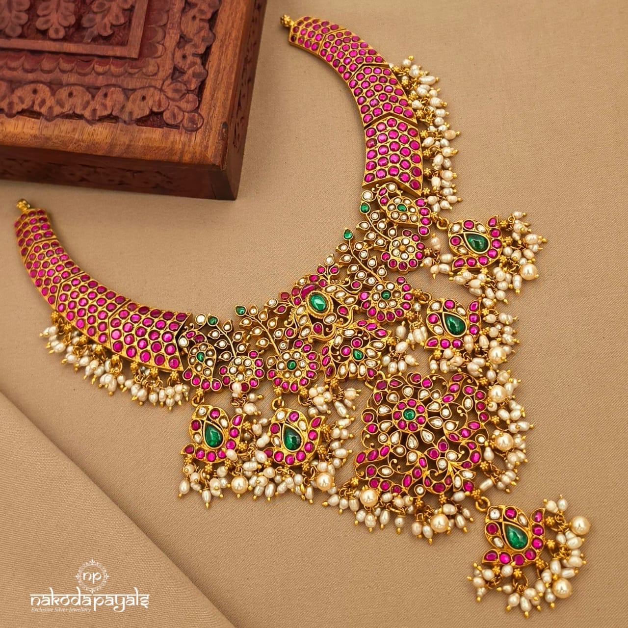 Resplendent Kundan Pearl Neckpiece (Gn10460)