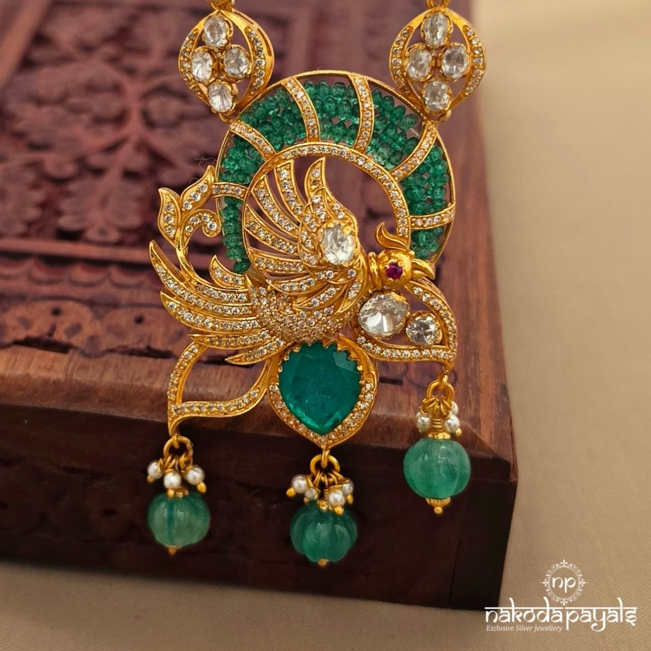 Gracious Green Moissanite Neckpiece (Gn10418)