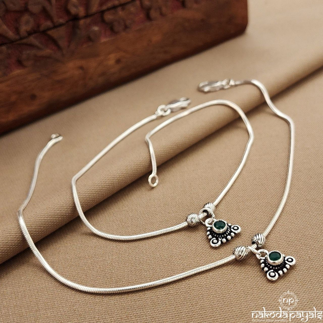 Green Flower Drop Anklets (A6768)