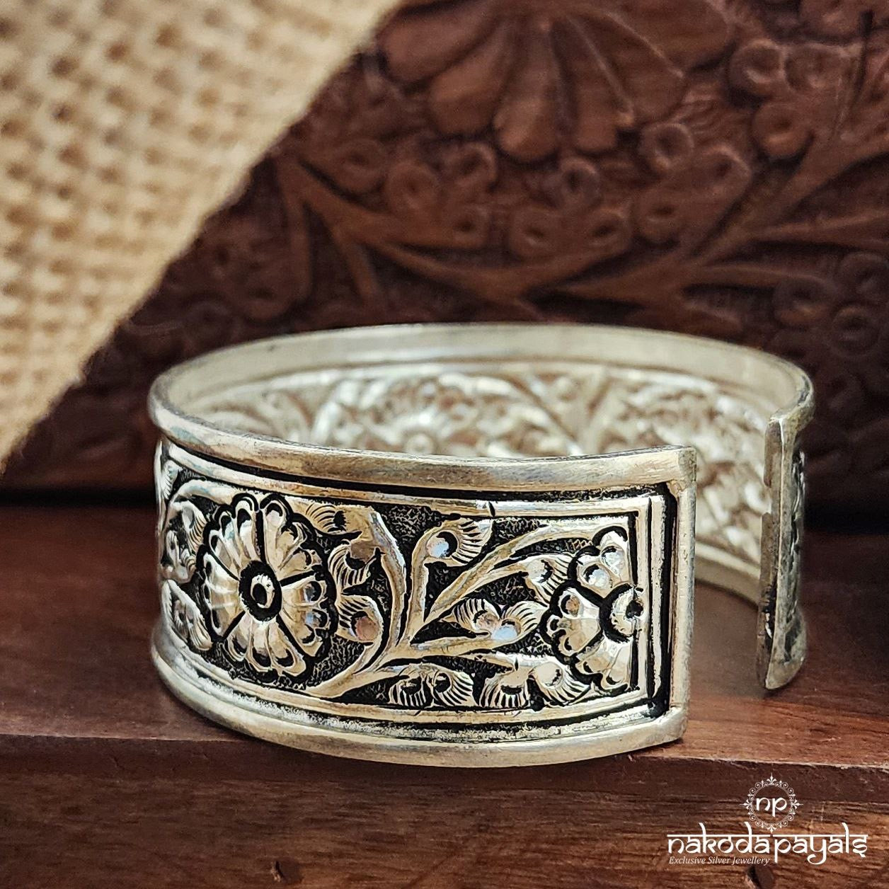 Elegant Floral Chitai Adjustable Cuff Kada (K6032)