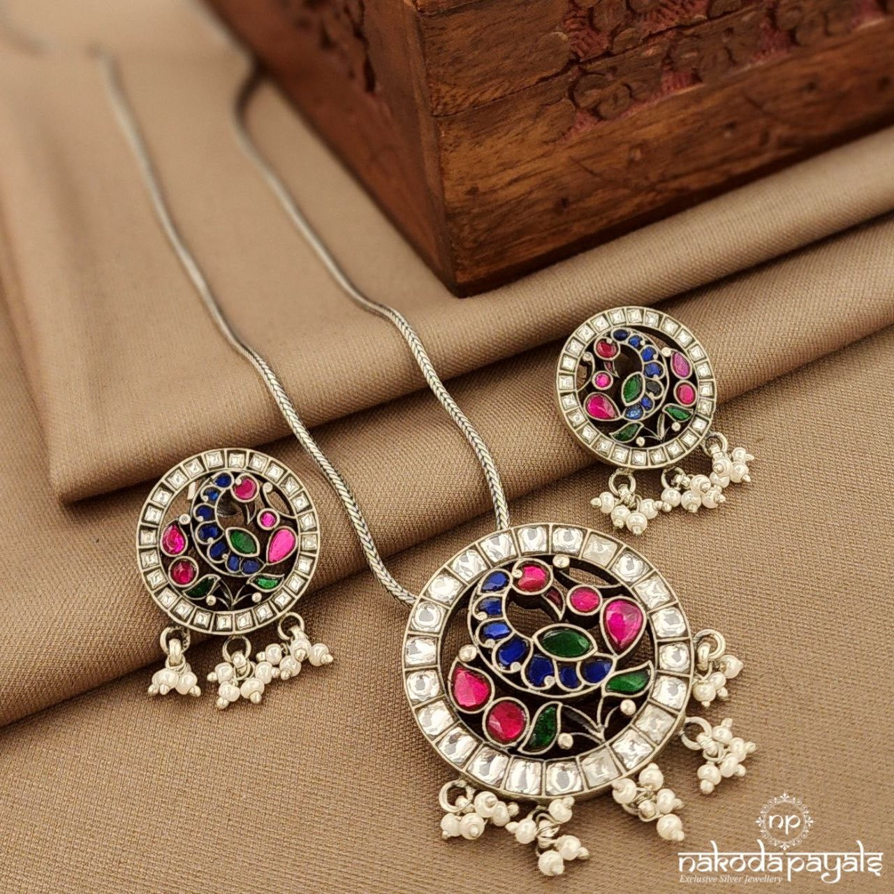 Peacock Elegant Kundan Neckpiece With Earrings (N11330)