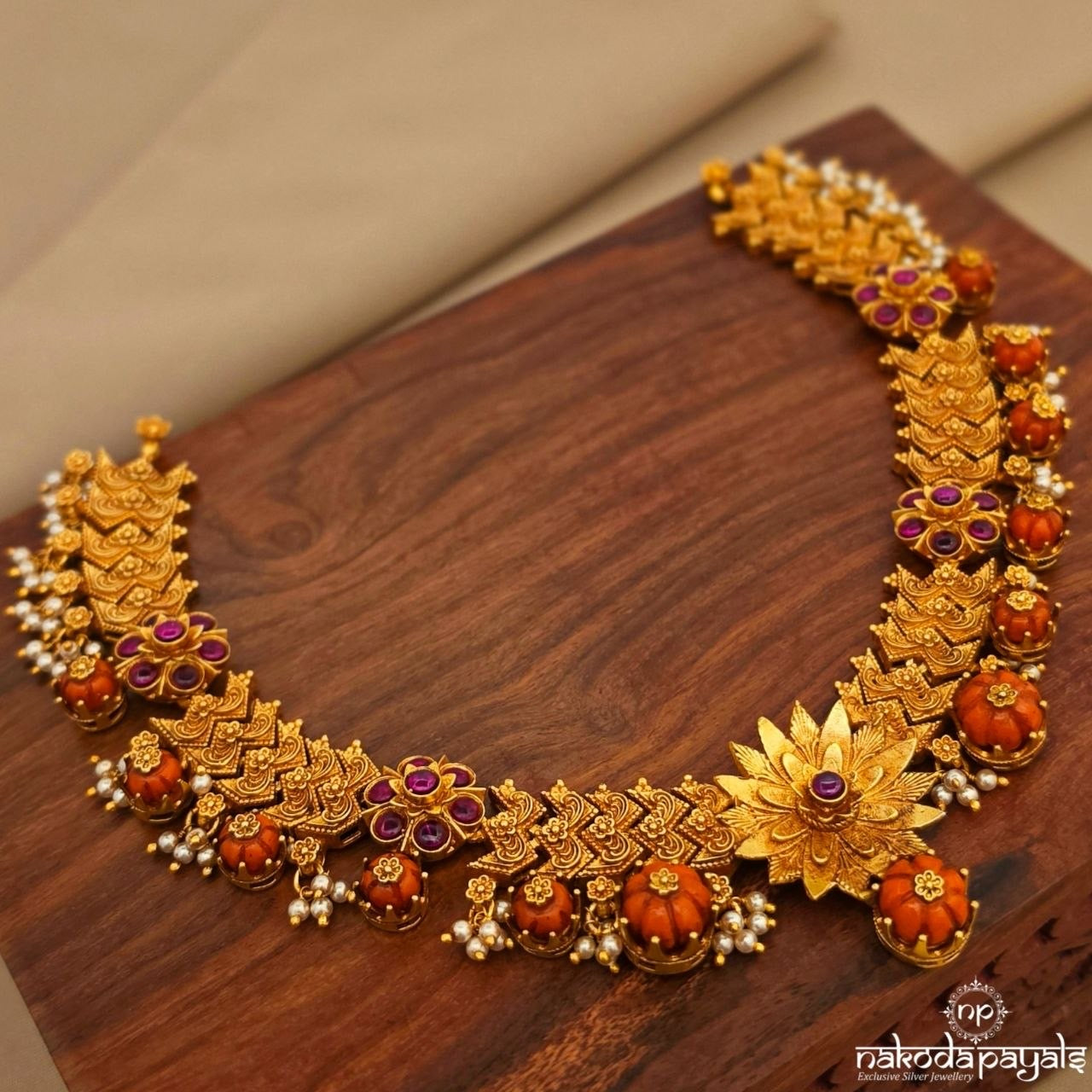 Pretty Coral Floral Neckpiece (Gn10488)