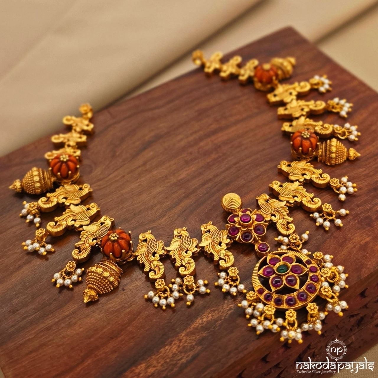 Coral Floral Neckpiece (Gn10481)