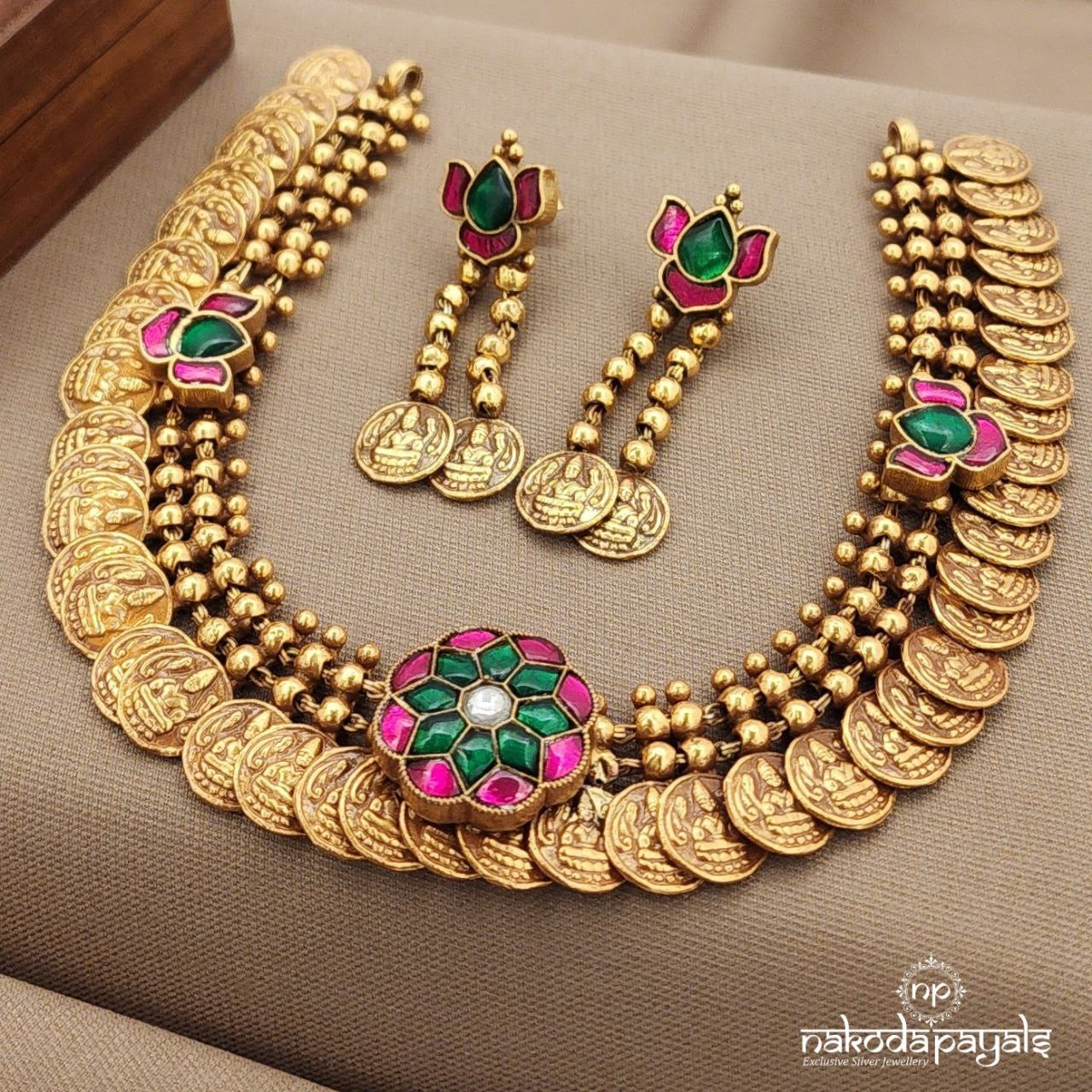 Lotus Coined Kundan Neckpiece With Earrings (Gn9228)