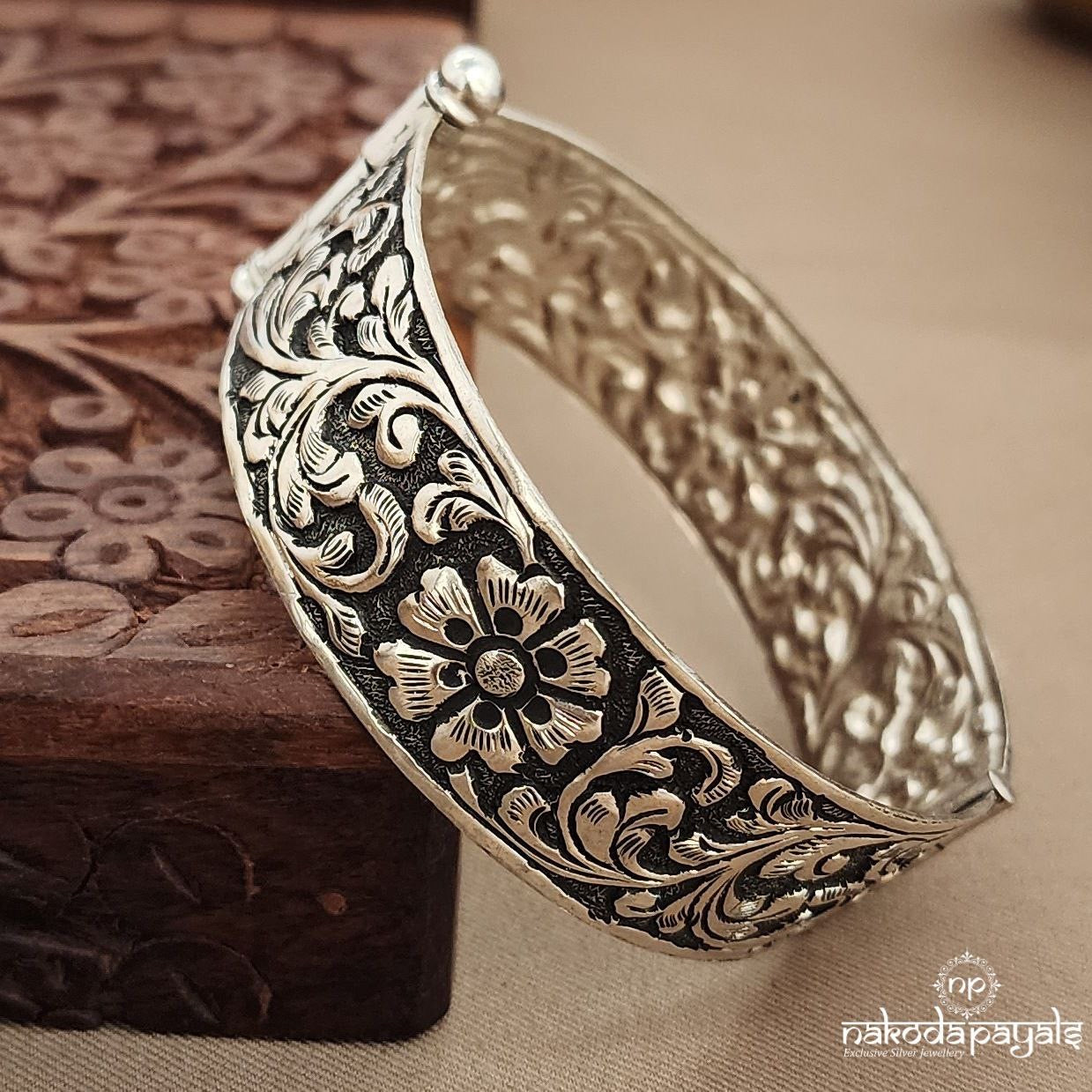 Floral Chitai Kada 2.6 (K6004)