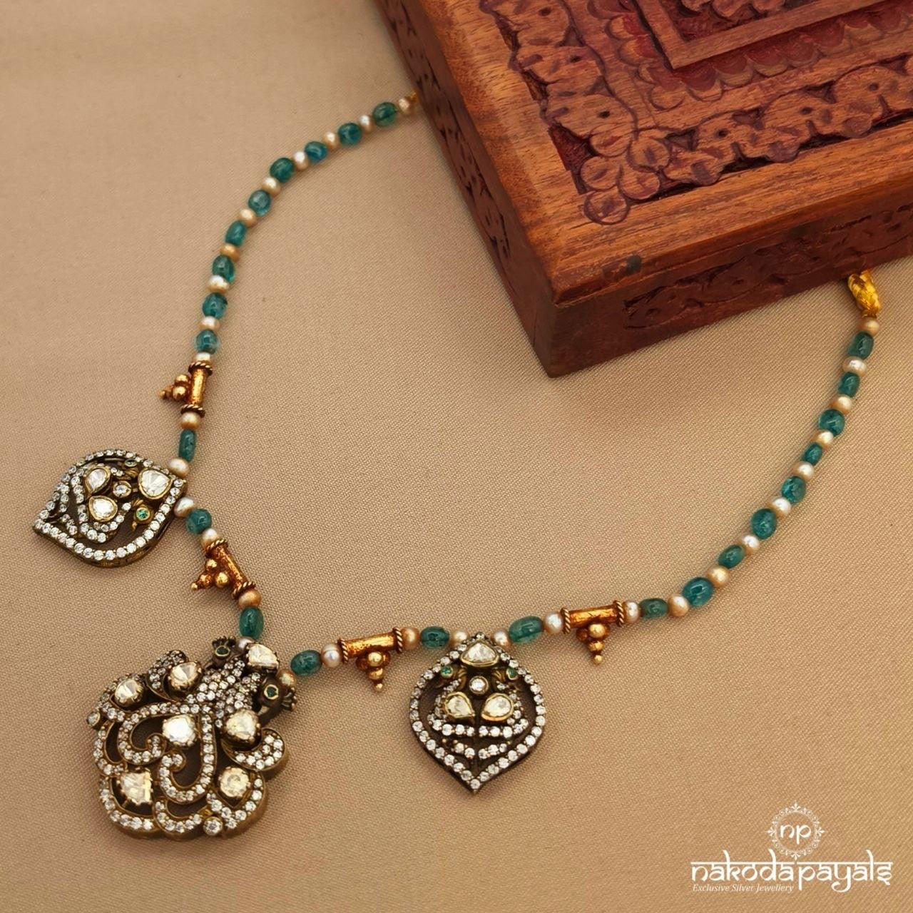 Green Beads Moissanite Neckpiece (Gn10475)