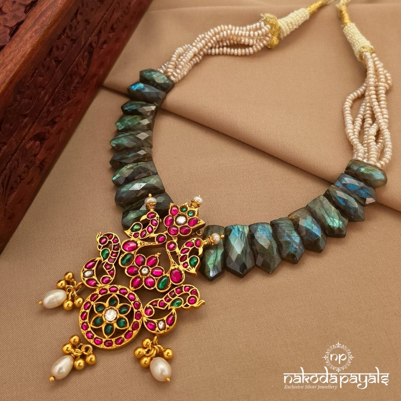 Unique Pearl Drops Kundan Neckpiece (Gn10233)