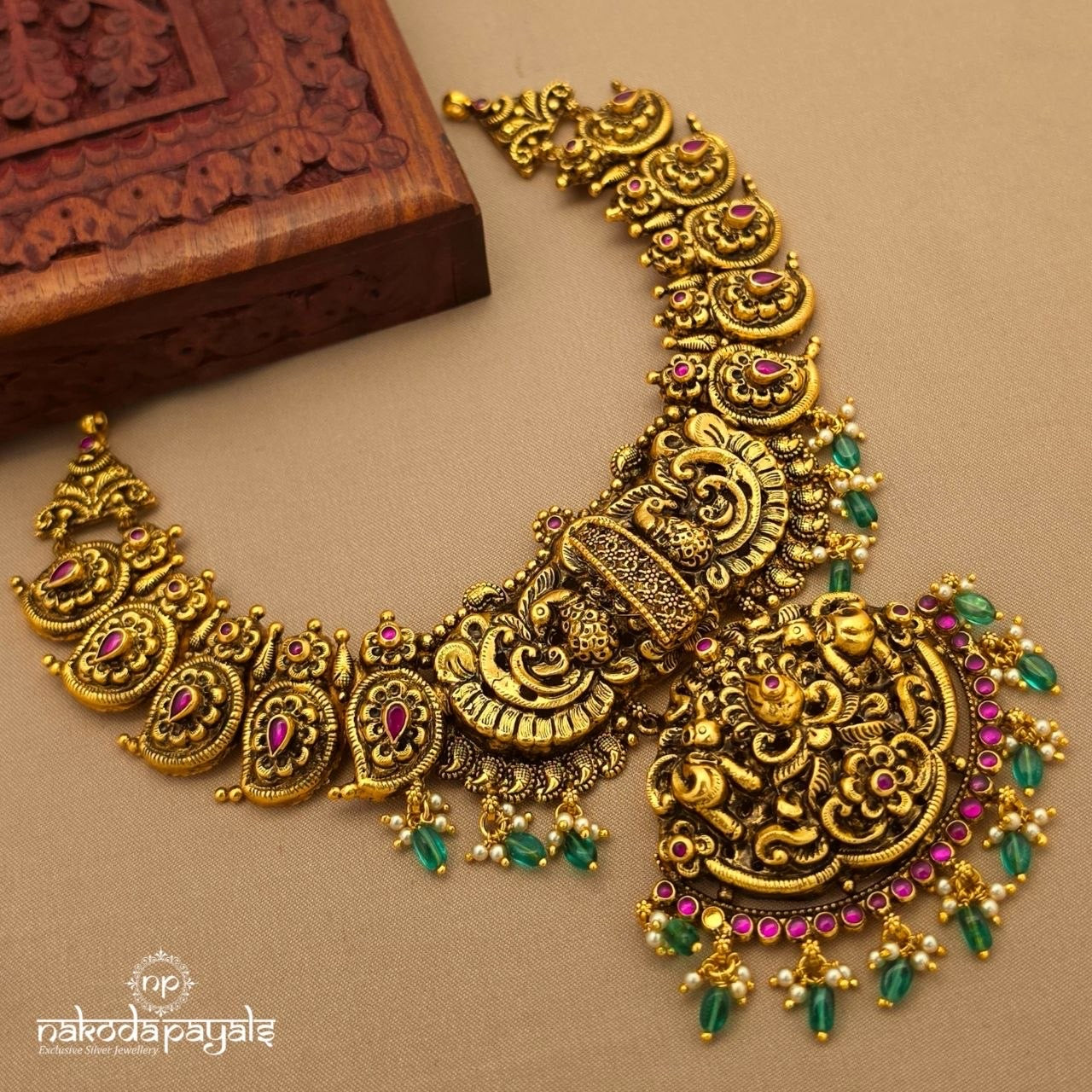 Graceful Green Drops Neckpiece (Gn10401)
