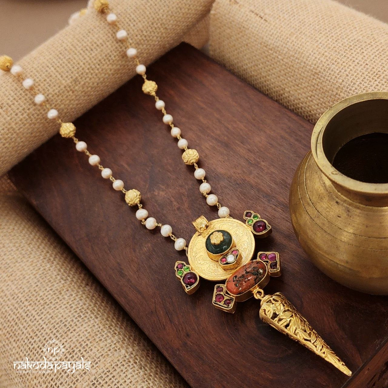 Antique Coral Coin Drop Neckpiece (Gn9159)