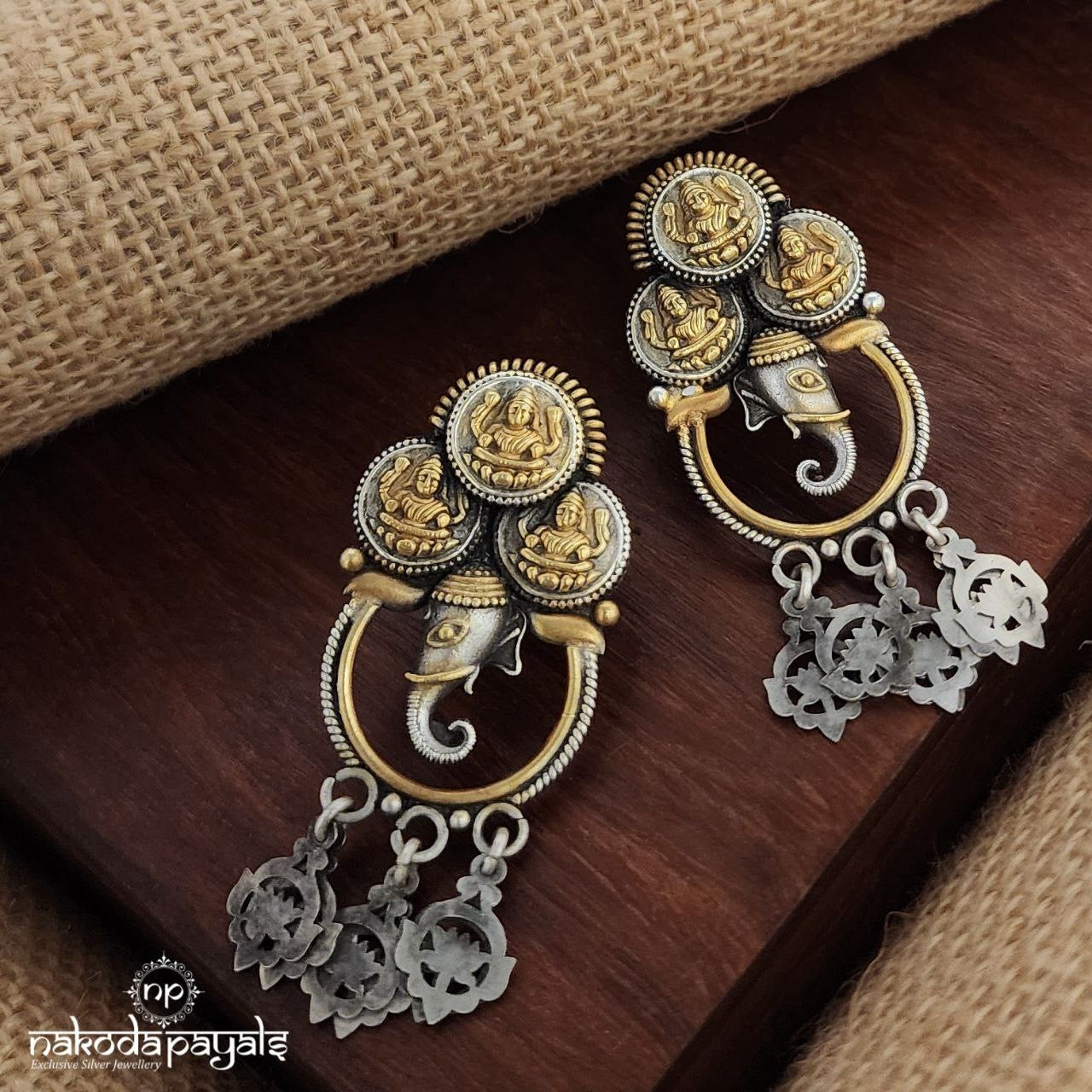 Divine Ganesha Charm Drops Earrings (Dt1377)