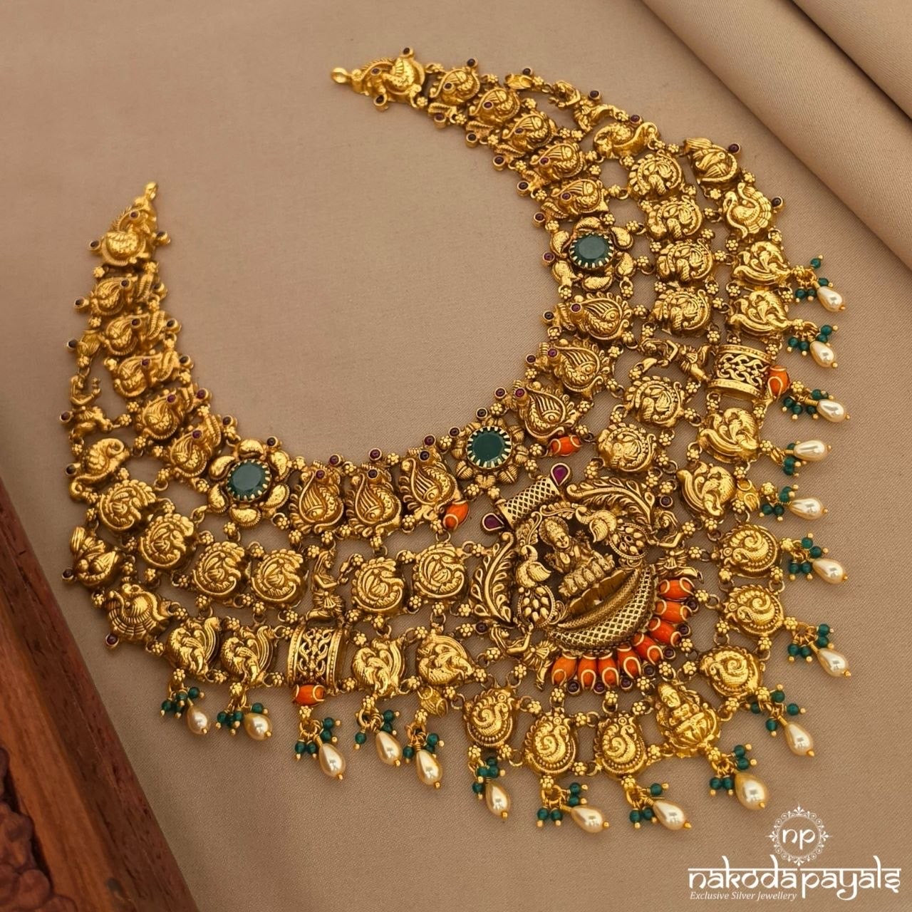 Gorgeous Coral Neckpiece (Gn10727)