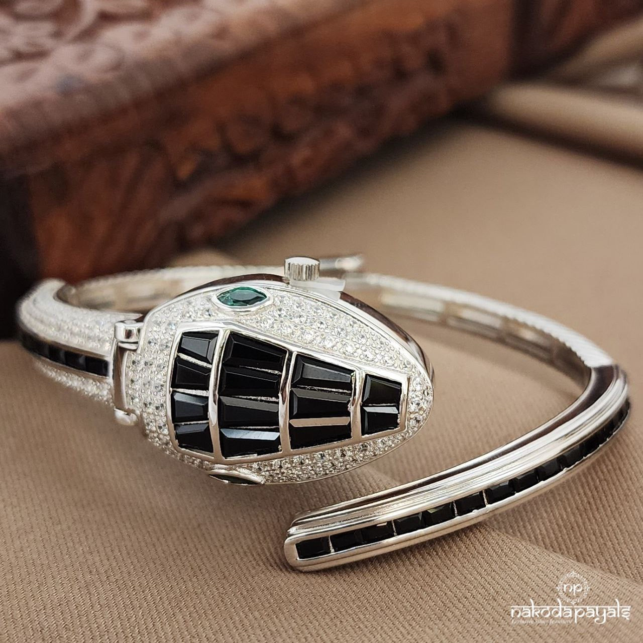 Black Venom Bracelet Watch (W0254)