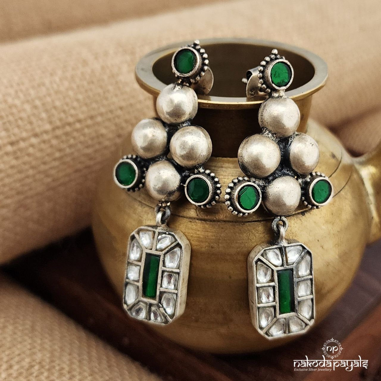 Gracious Green Kundan Earrings (C3584)
