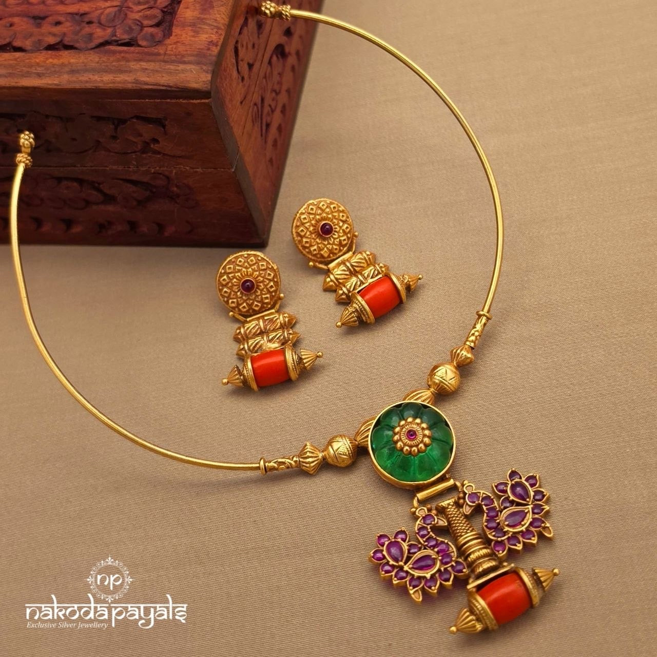 Coral Hasli With Earrings (Gn10329)