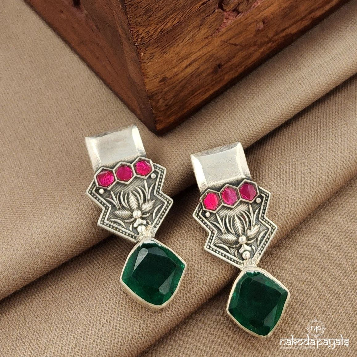 Squarish Green Studs (S3876)