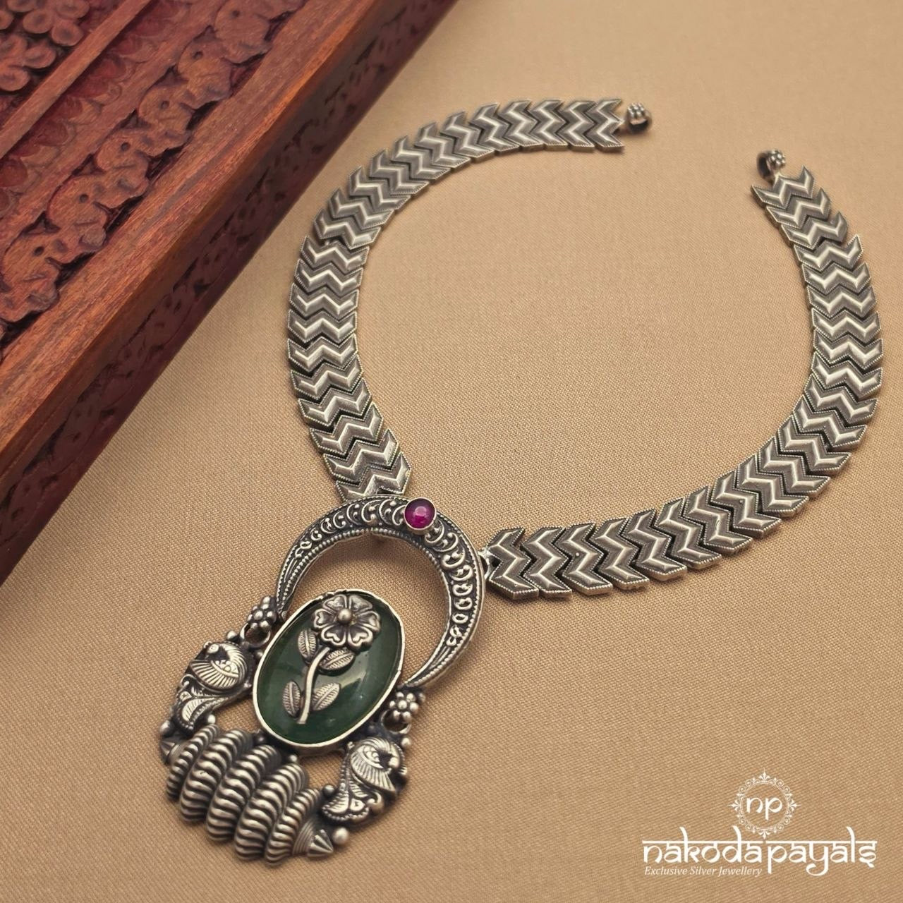 Jade Moon Neckpiece (N11759)