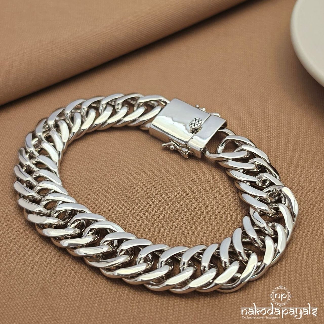 Linked Men’s Bracelet (Mc1142)