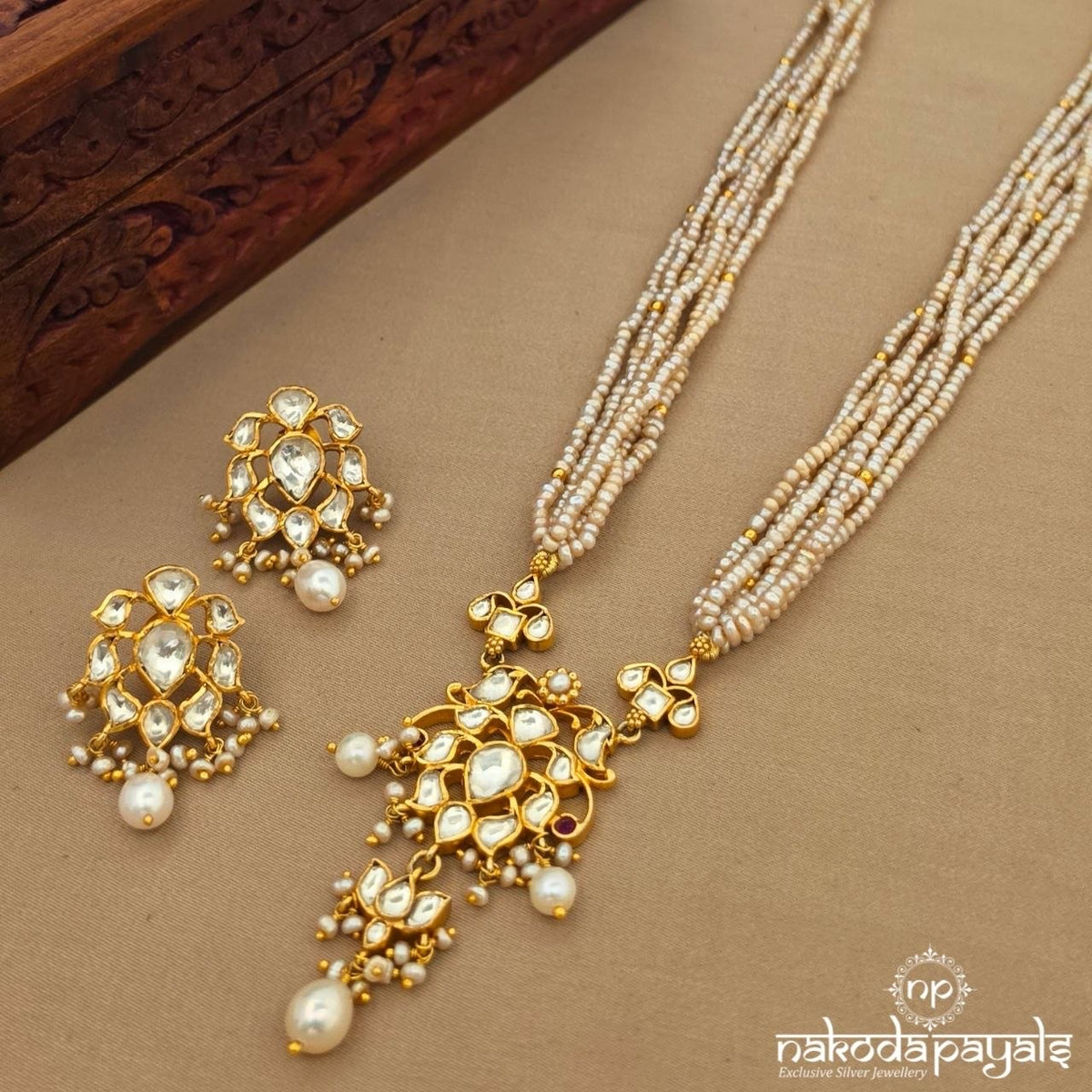 Lotus Pearl Neckpiece With Earrings (Gn10960)