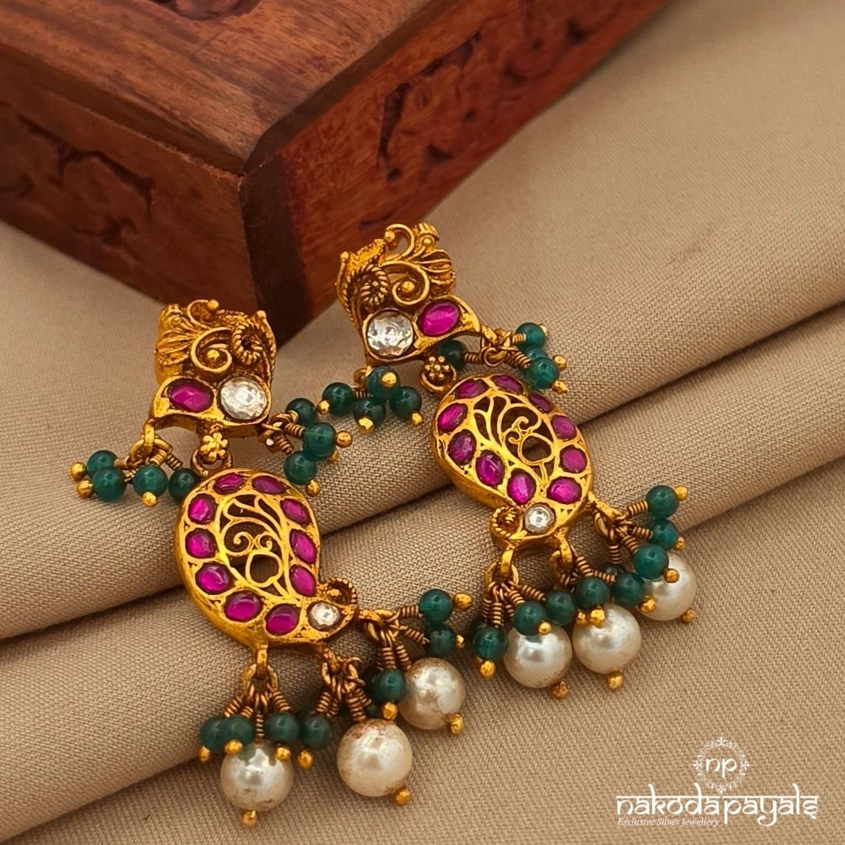 Elegant Kundan Earrings (Ge10919)