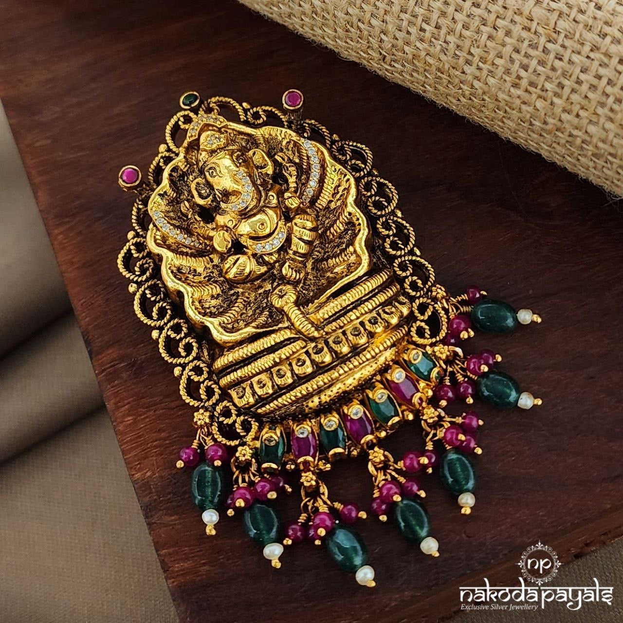 Divine Ganesha Pendant (Gp2124)
