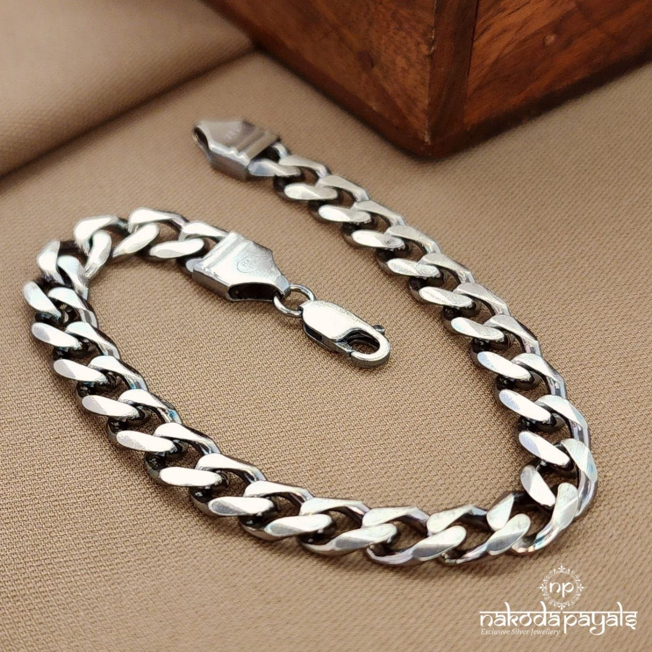 Classy Braided Men’s Bracelet (Mc1101)