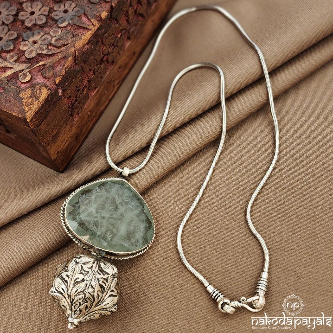 Tribal Green Neckpiece (N11329)