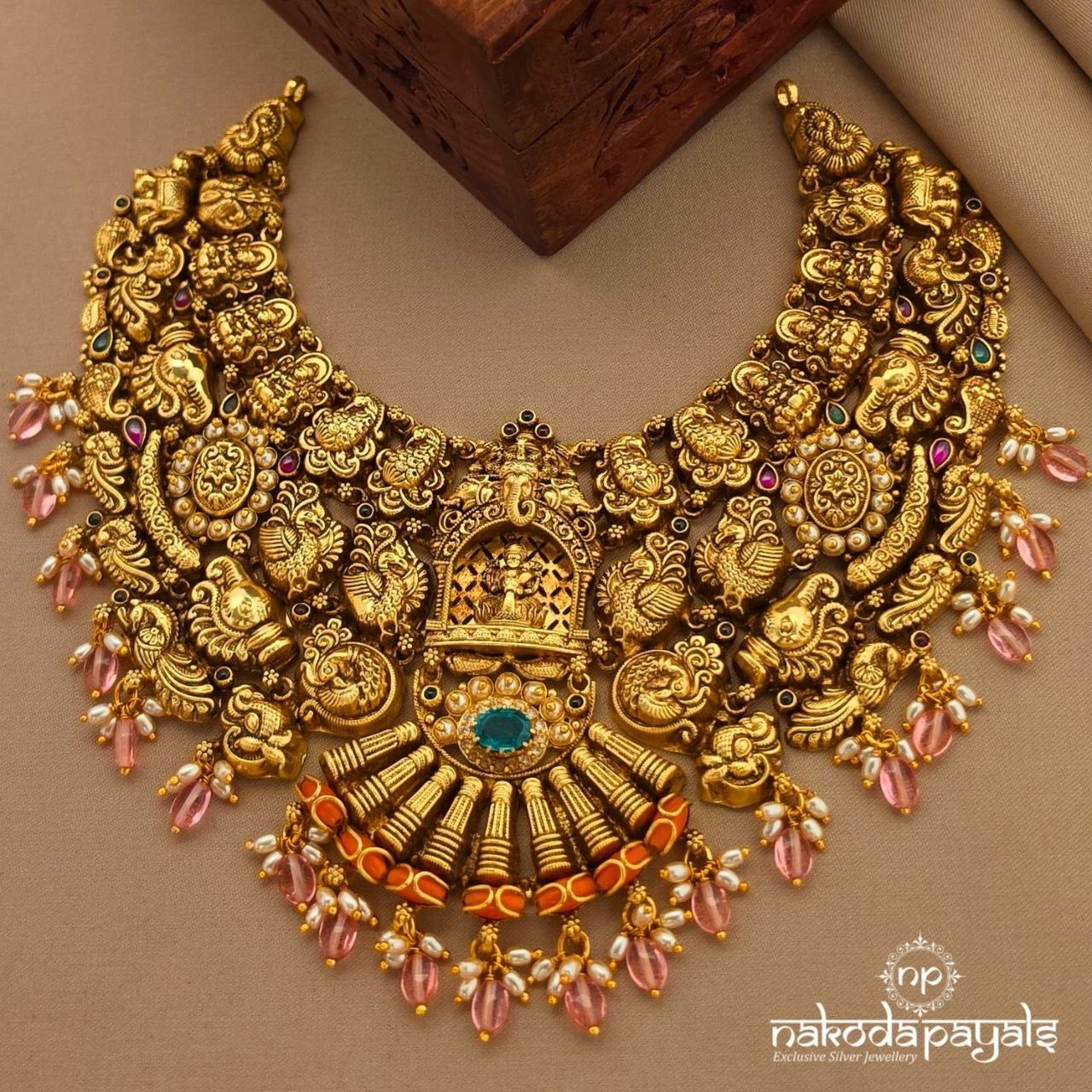 Blush Pink Drops Neckpiece (Gn10736)