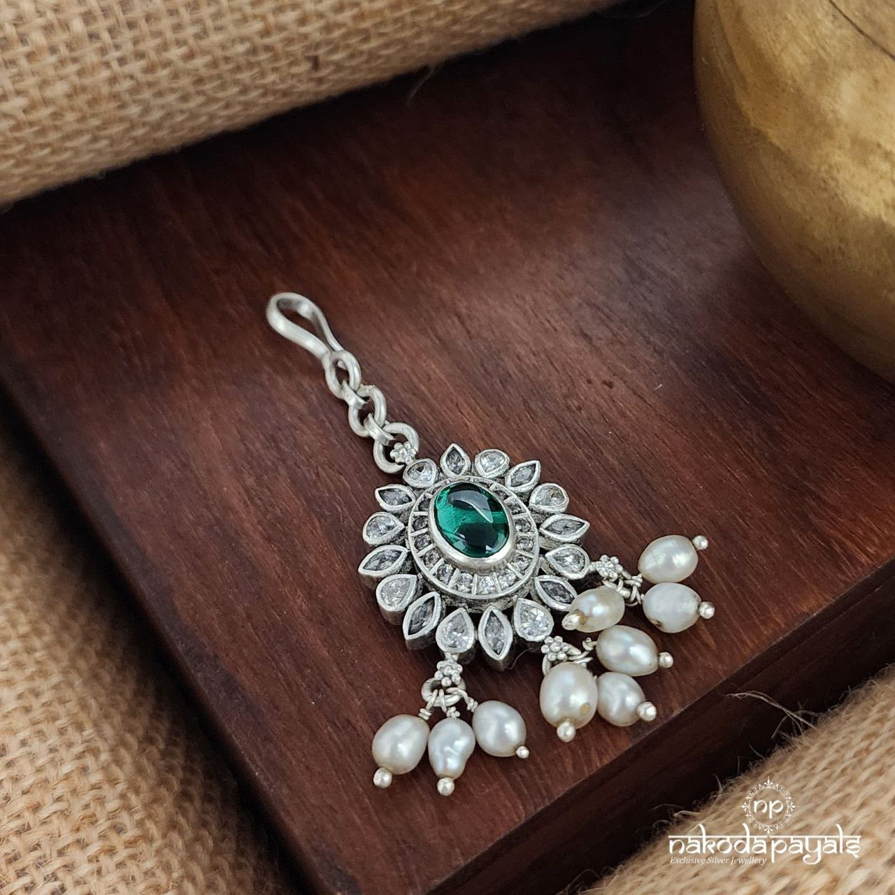 Green Pearly Maang Tika (M0429)