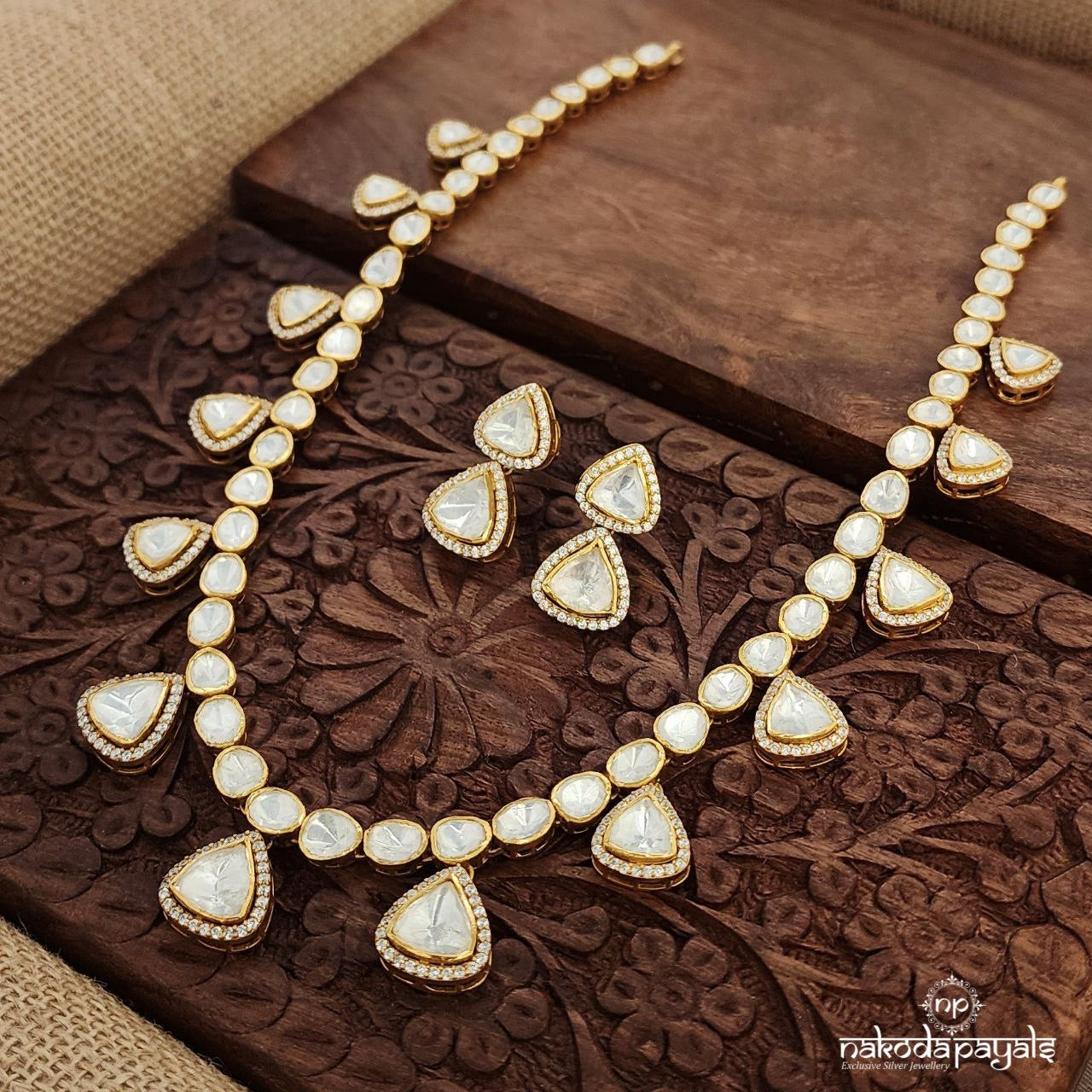 Elegant Moissanite Neckpiece With Earrings (Gn9138)
