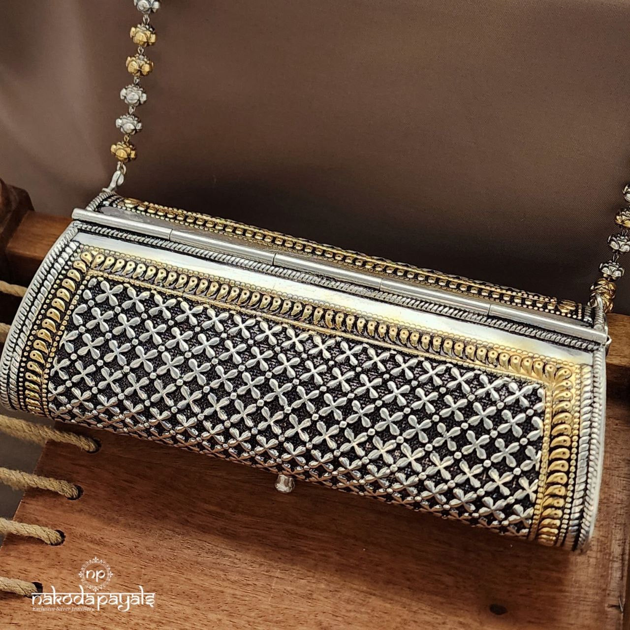 Ruby Glow Dual Tone Moissanite Purse (Esa318)