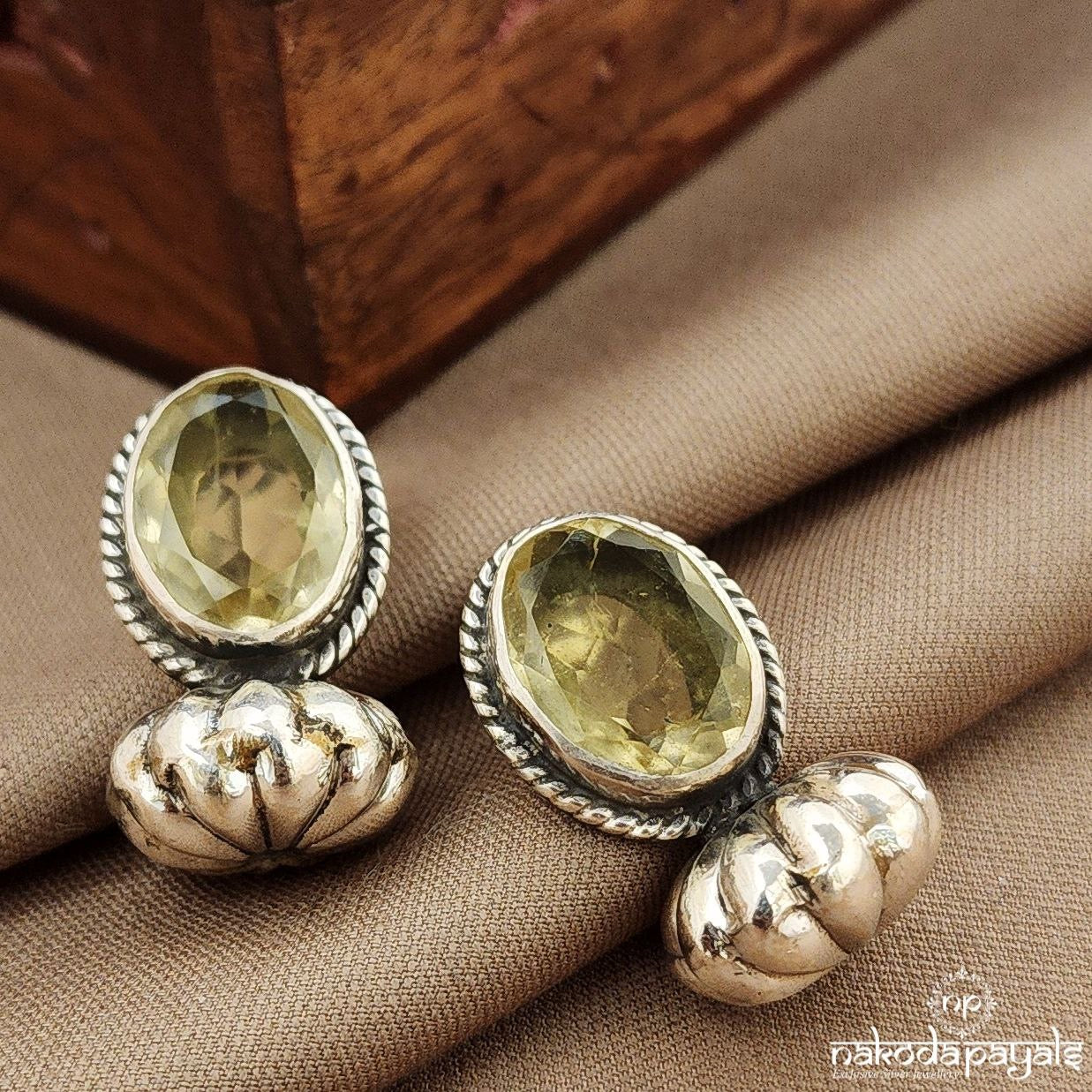 Cute Yellow Studs (S3863)