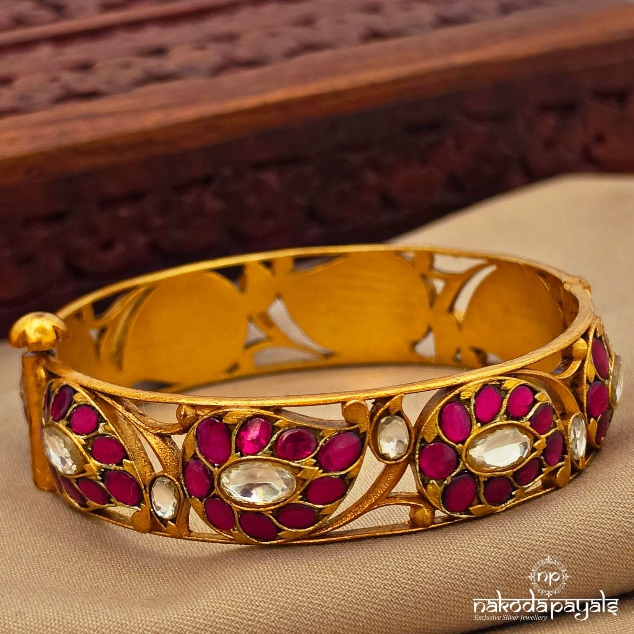Mango Kundan Screw Kada (Gk3333)