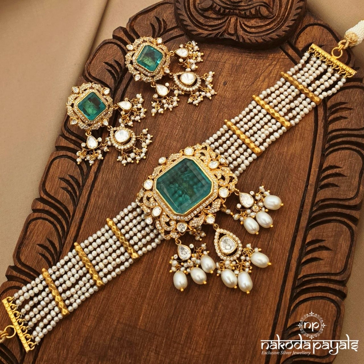 Emerald Pearly Moissanite Choker With Earrings (Gn10979)