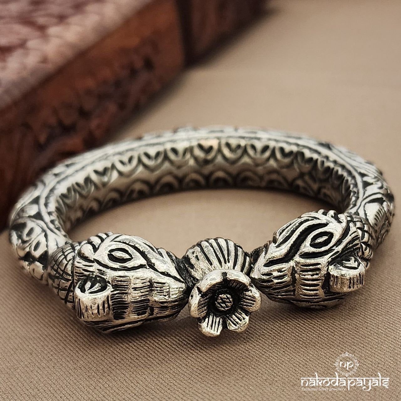 Twin Lion Chitai Kada (K6007)