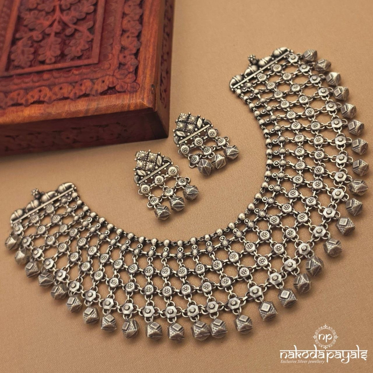 Oxidised Elegant Link Neckpiece With Earrings (N11778)