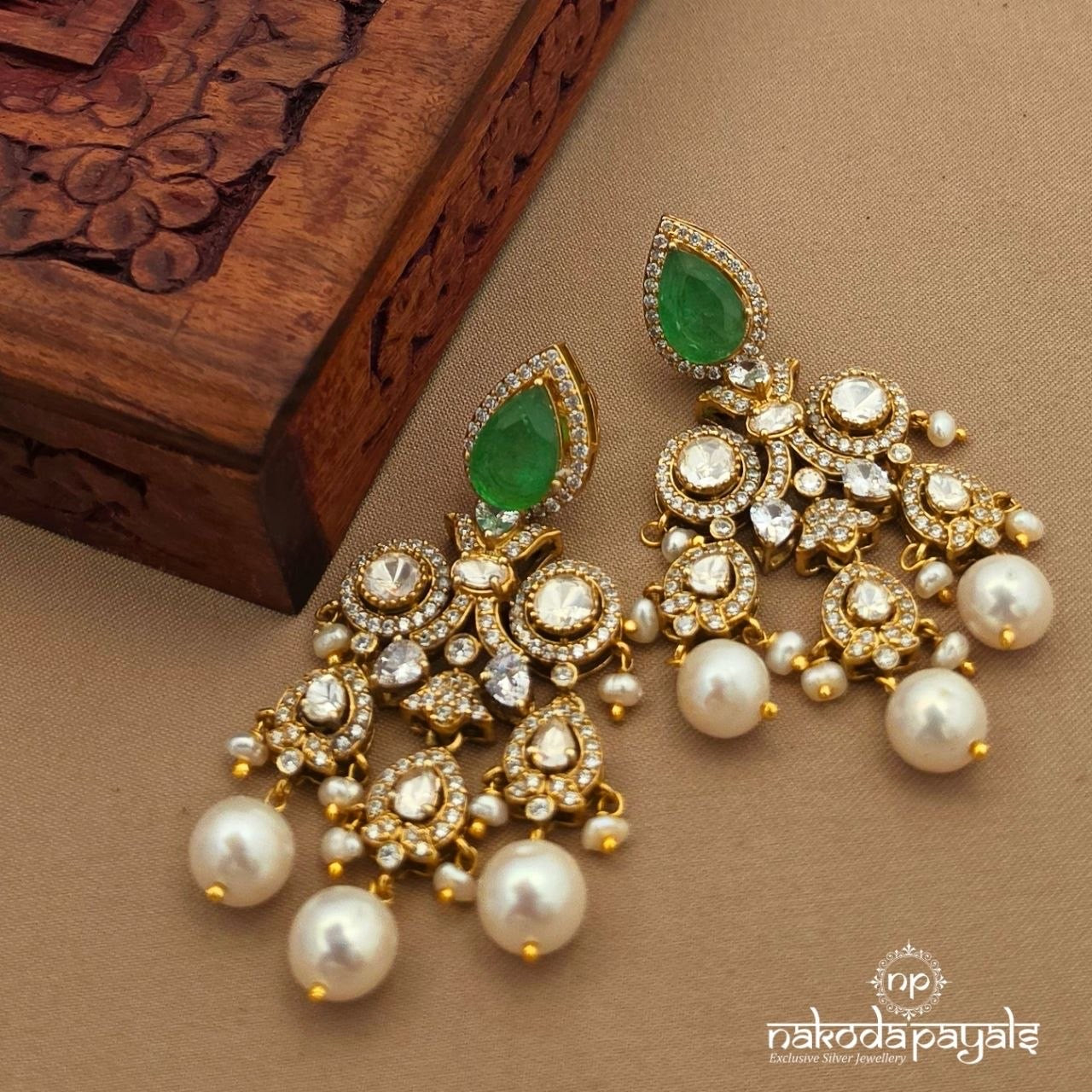 Royale Emerald Moissanite Neckpiece With Earrings (Gn10791)