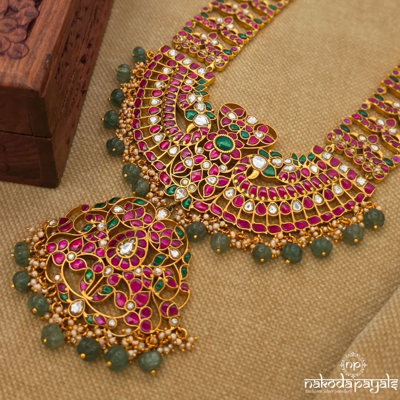Stunning Kundan Neckpiece (Gn10507P)