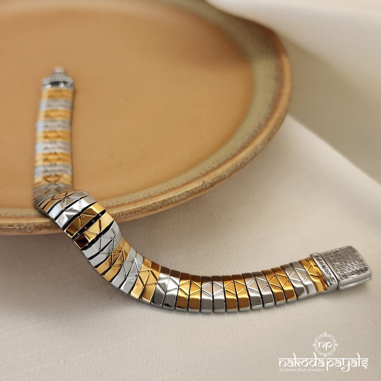 Dual Tone Wrap Men’s Bracelet (Mc0864)